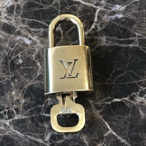 🔐Auth Louis Vuitton Brass Padlock #319🔐POLISHED!